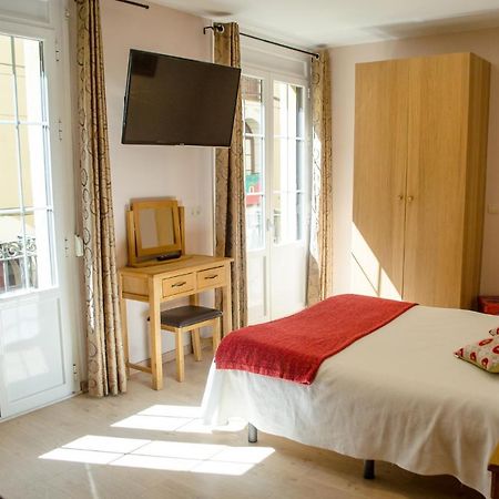 Hotel Jaques Jaca Buitenkant foto