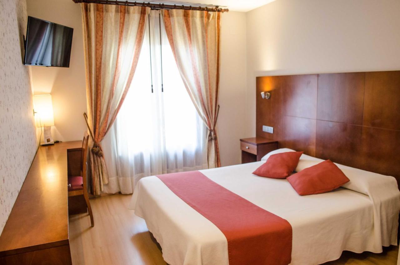 Hotel Jaques Jaca Buitenkant foto