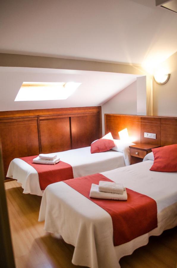 Hotel Jaques Jaca Buitenkant foto