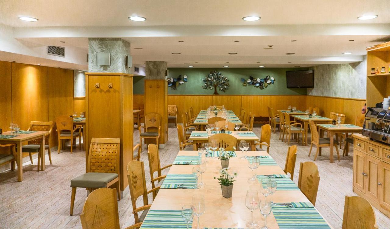 Hotel Jaques Jaca Buitenkant foto