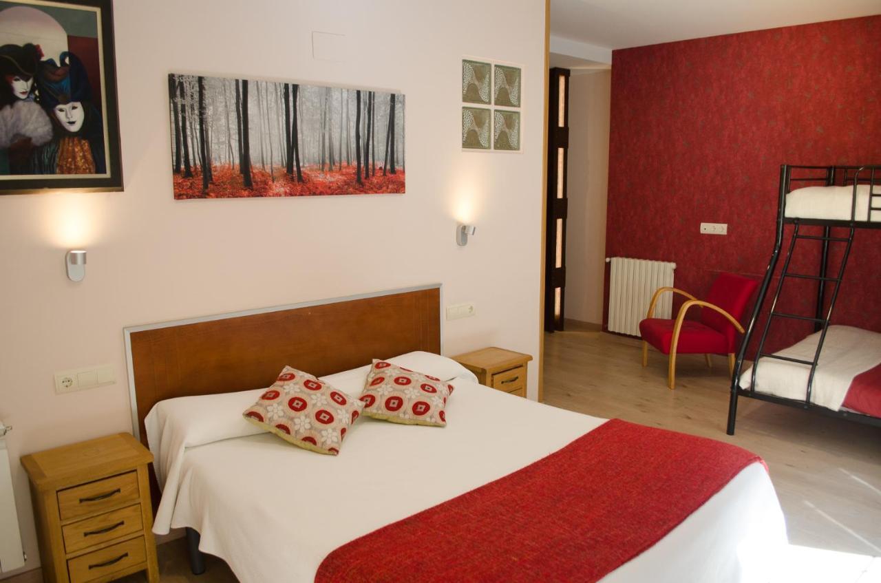 Hotel Jaques Jaca Buitenkant foto
