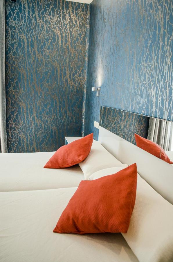 Hotel Jaques Jaca Buitenkant foto